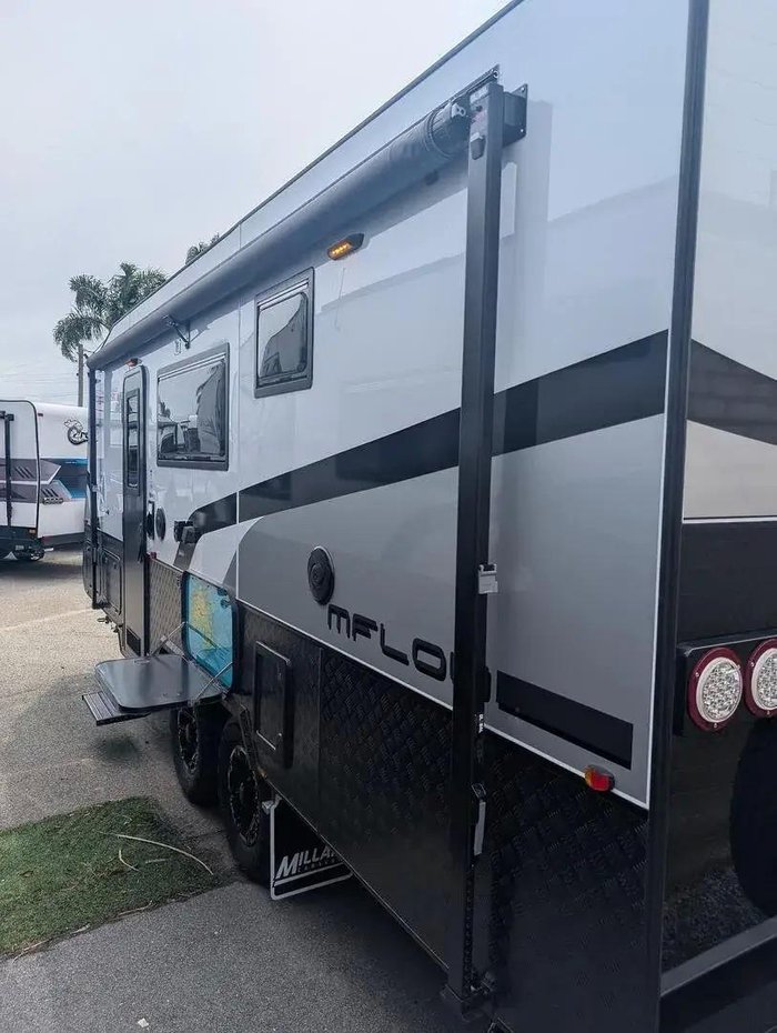 2025 Millard 2024 Millard Mflow 19'6 Family 3 X Bunks