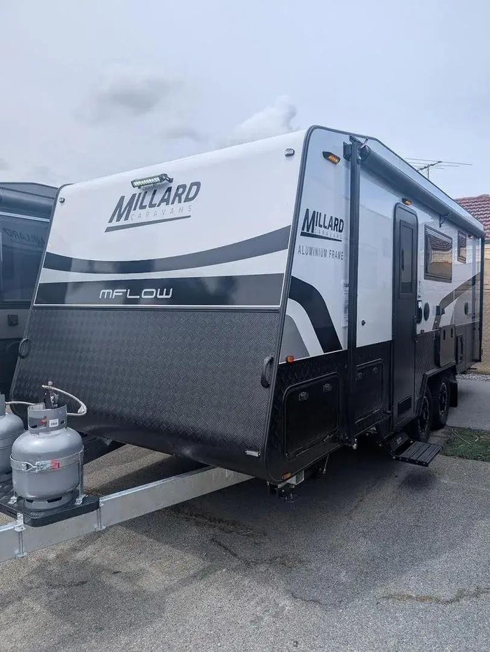 2025 Millard 2024 Millard Mflow 19'6 Family 3 X Bunks