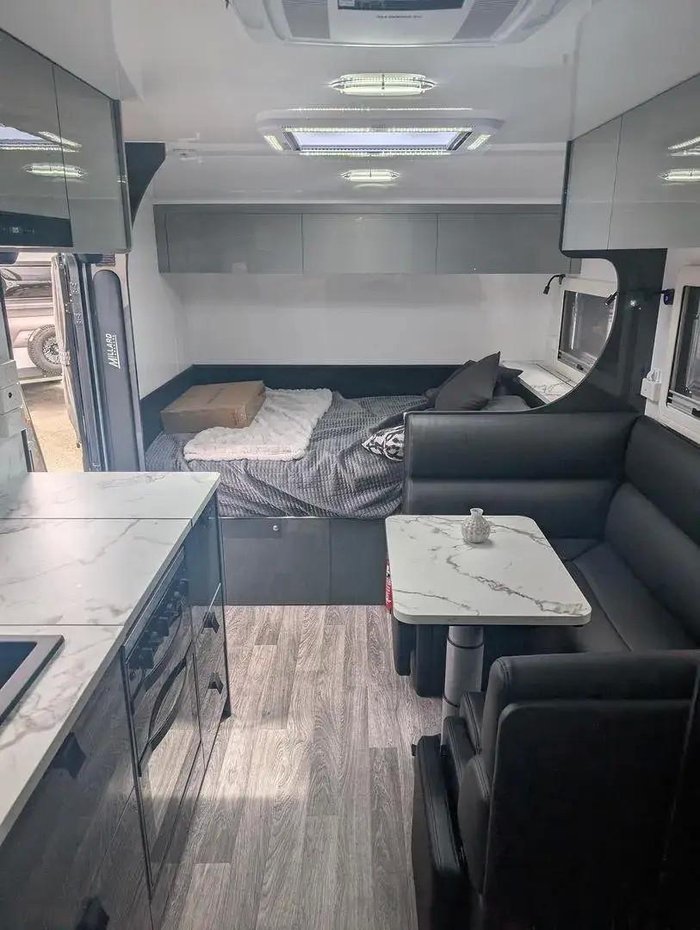 2025 Millard 2024 Millard Mflow 19'6 Family 3 X Bunks