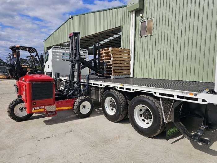 2024 Isuzu Fyj Auto 8X4 With Moffett M5 Extra Reach