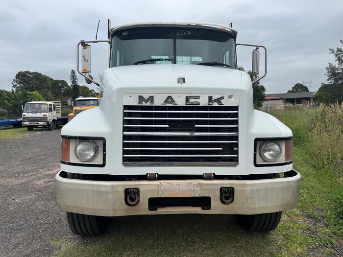 2006 Mack Metro-Liner