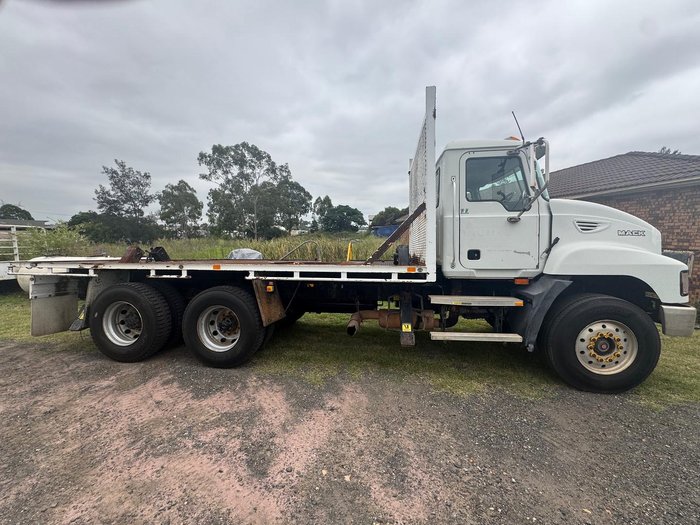 2006 Mack Metro-Liner