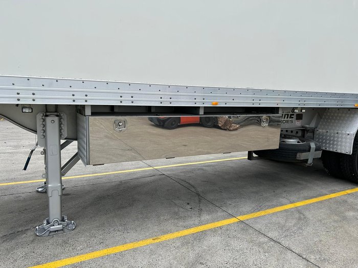 2017 GTB St3 -28 Freezer Double Stacker