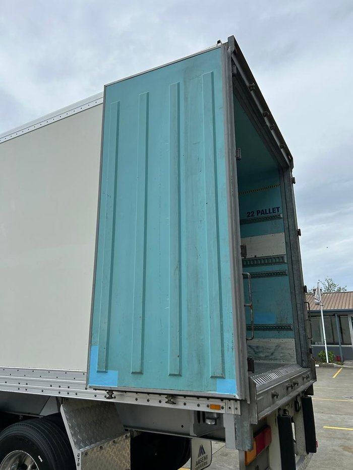 2017 GTB St3 -28 Freezer Double Stacker