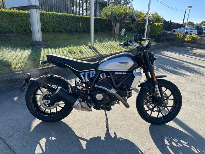 2024 Ducati Scrambler ICON