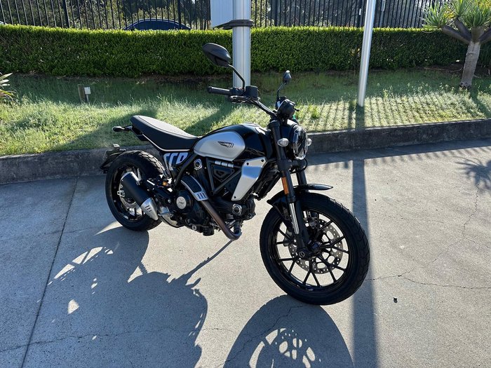 2024 Ducati Scrambler ICON