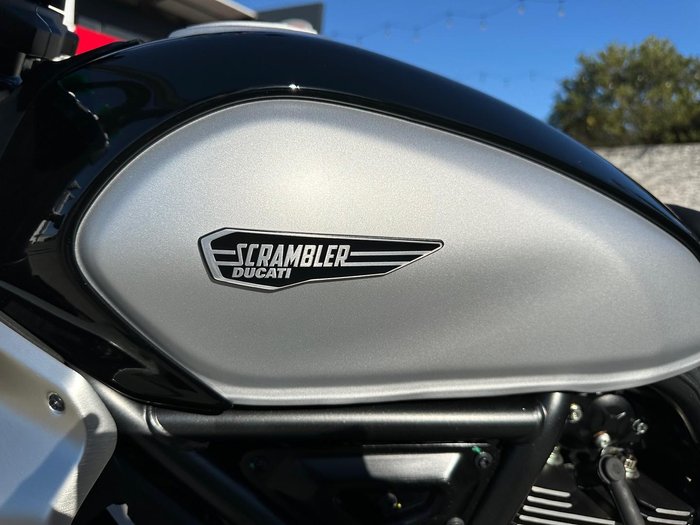 2024 Ducati Scrambler ICON