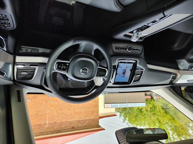 2023 Volvo XC90 Recharge Ultimate T8 Plug-In Hybrid