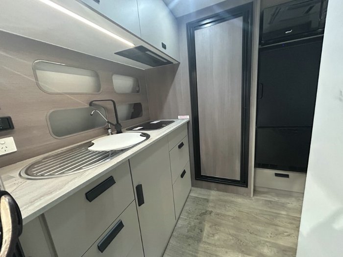 2024 JAYCO BASE STATION 15.47-2
