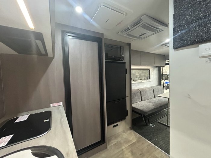 2024 JAYCO BASE STATION 15.47-2