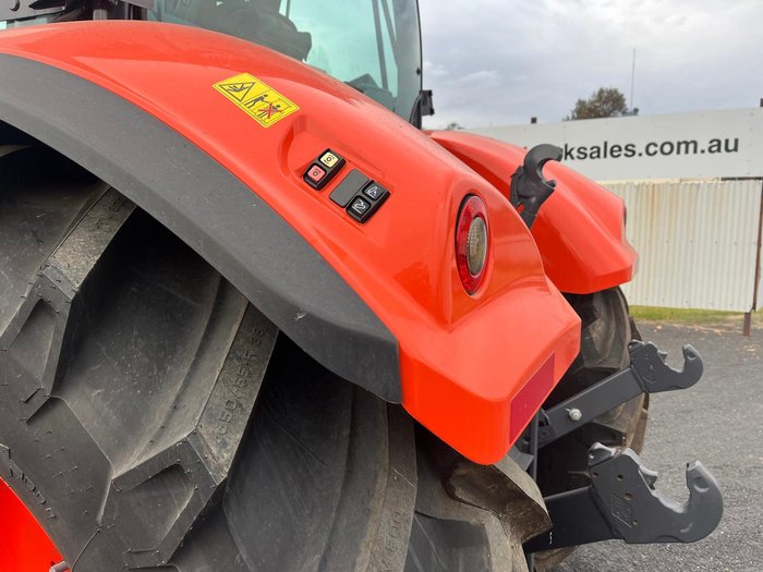 2023 Kubota M7-132 Deluxe