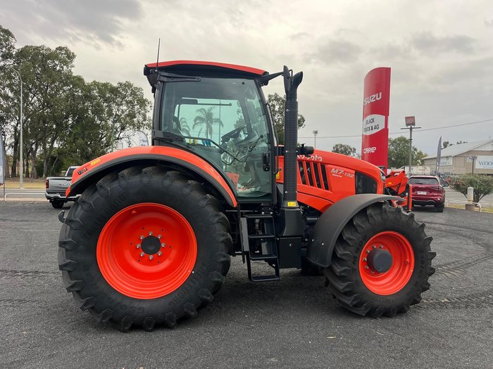 2023 Kubota M7-132 Deluxe