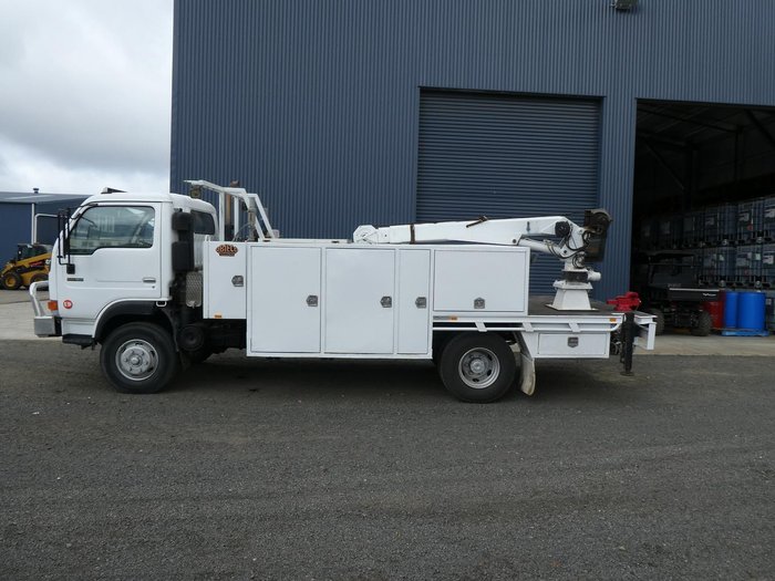 2002 NISSAN Ud Mk 150