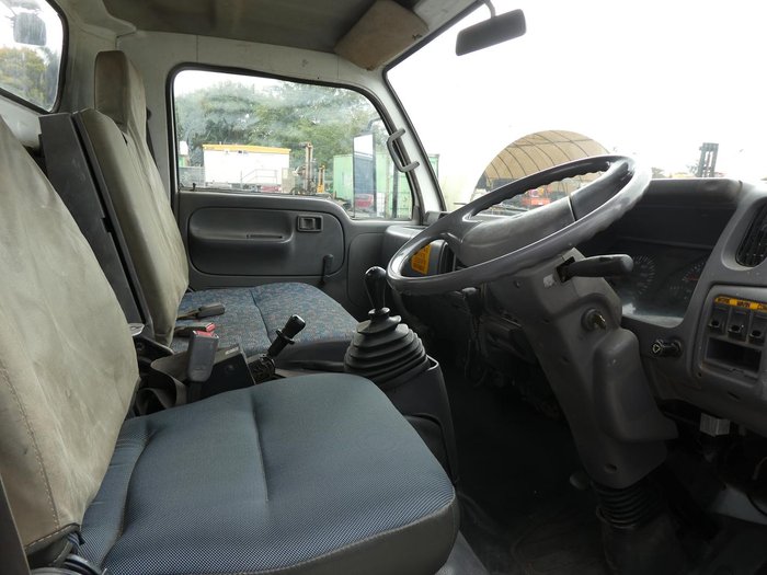 2002 NISSAN Ud Mk 150