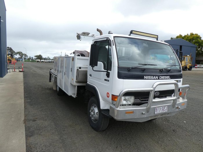 2002 NISSAN Ud Mk 150