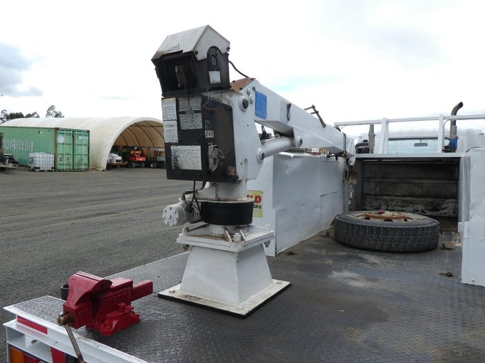 2002 NISSAN Ud Mk 150