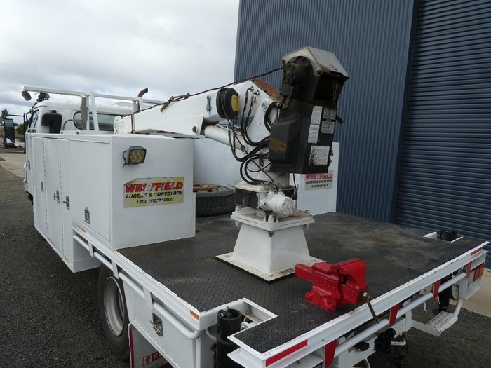 2002 NISSAN Ud Mk 150