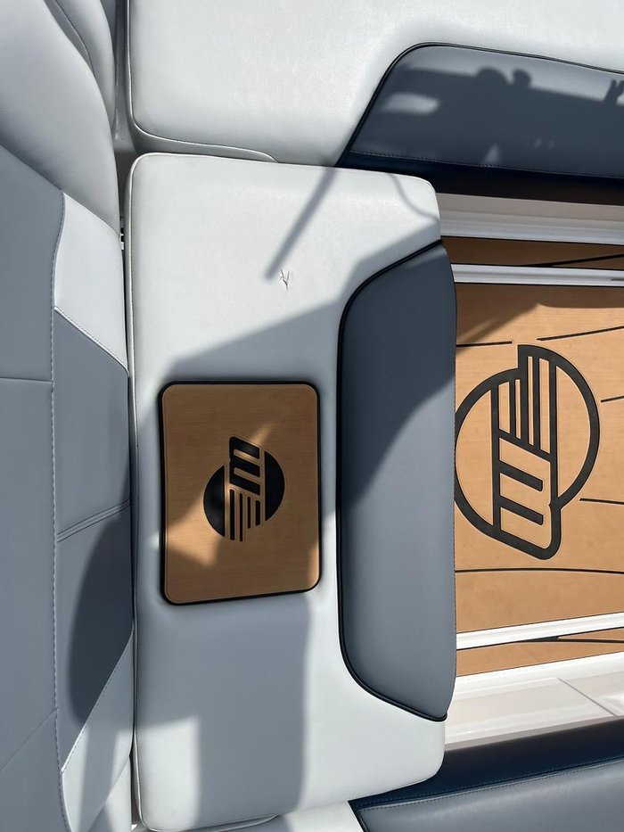 2020 Malibu Wakesetter 20 VTX