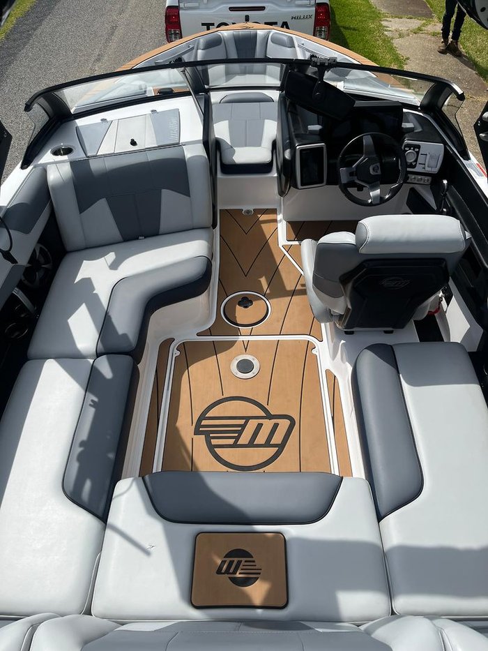 2020 Malibu Wakesetter 20 VTX