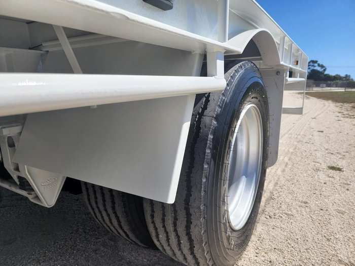2025 Beavertail Single Axle Pig