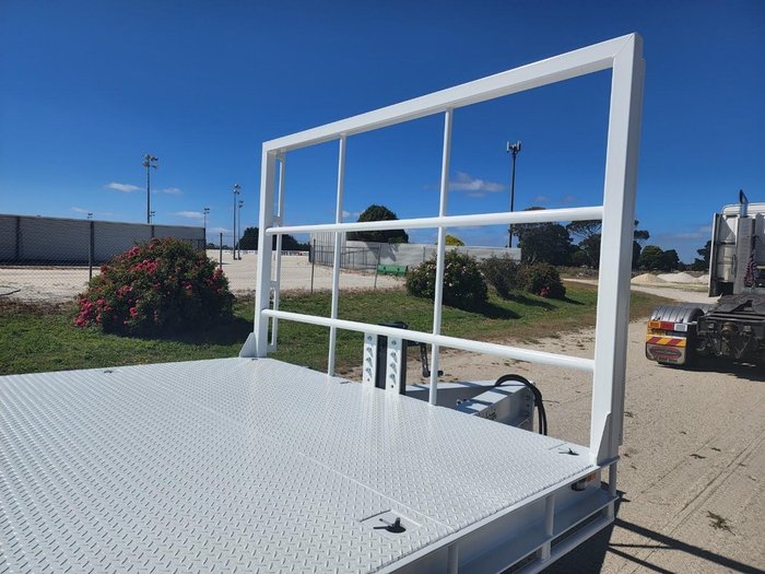 2025 Beavertail Single Axle Pig