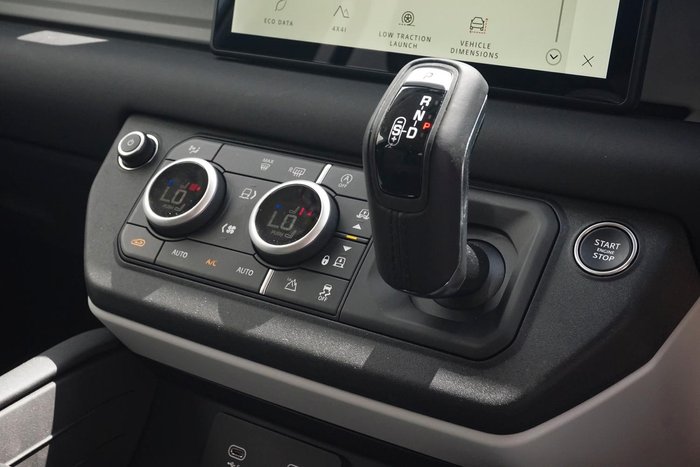 2024 Land Rover Defender 110 P300 S