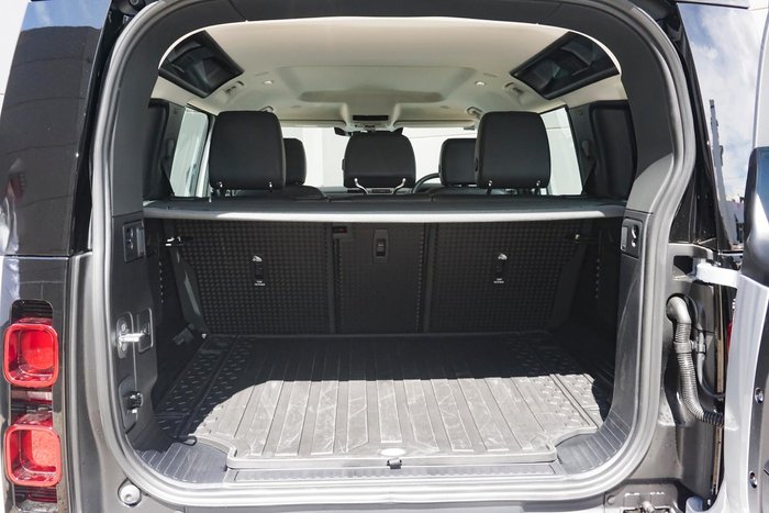 2024 Land Rover Defender 110 P300 S