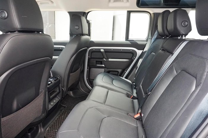 2024 Land Rover Defender 110 P300 S