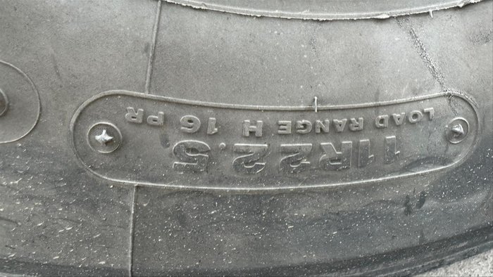 2012 Krueger 40' Skel Black