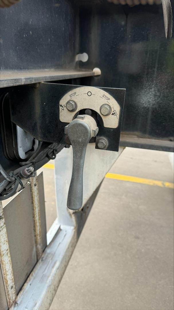 2012 Krueger 40' Skel Black