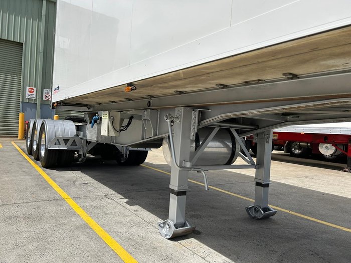 2015 Schmitz St3 Lead A 12 Pallet Freezer Double Stacker