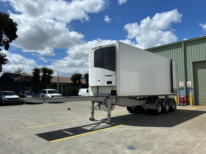 2015 Schmitz St3 Lead A 12 Pallet Freezer Double Stacker