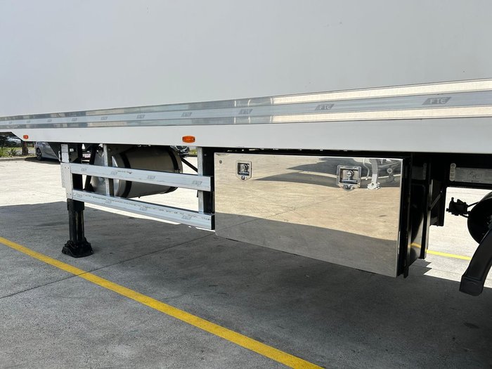 2017 FTE 16 Pallet, Tri Zone, Tail Gate