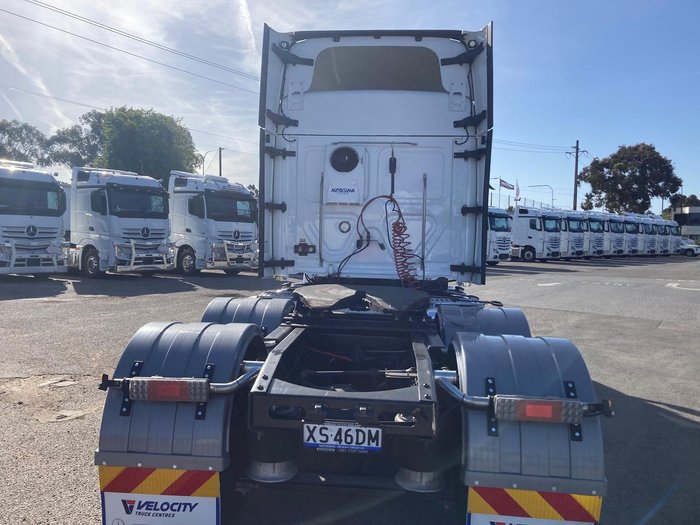 2021 Freightliner Cascadia 126 White