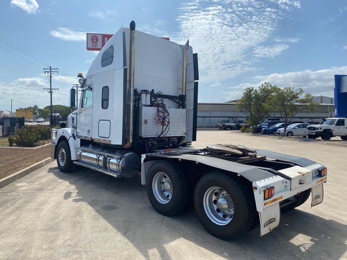 2011 Freightliner Coronado WHITE