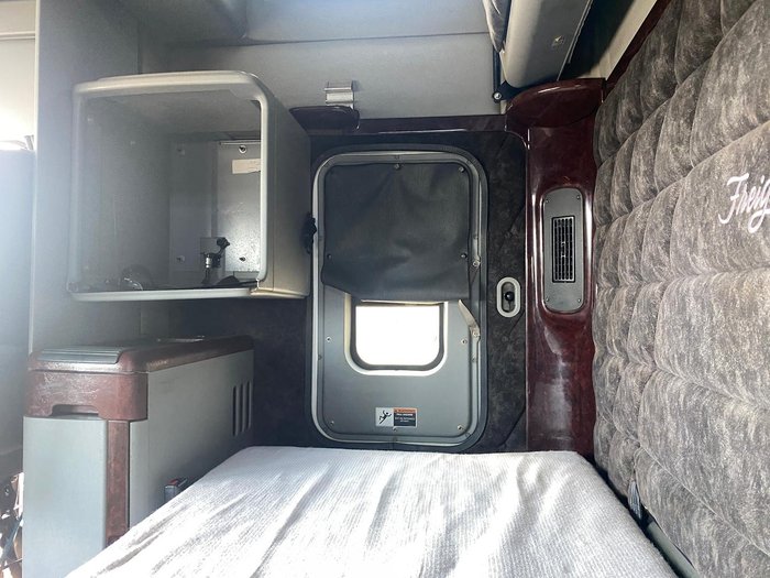 2011 Freightliner Coronado WHITE