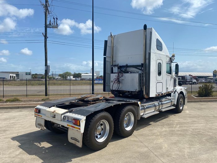 2011 Freightliner Coronado WHITE