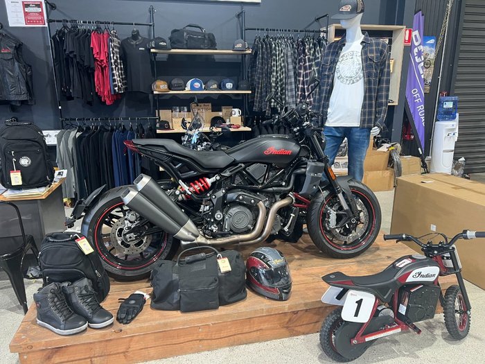 2021 INDIAN SCOUT BOBBER TWENTY THUNDER BL BLACK