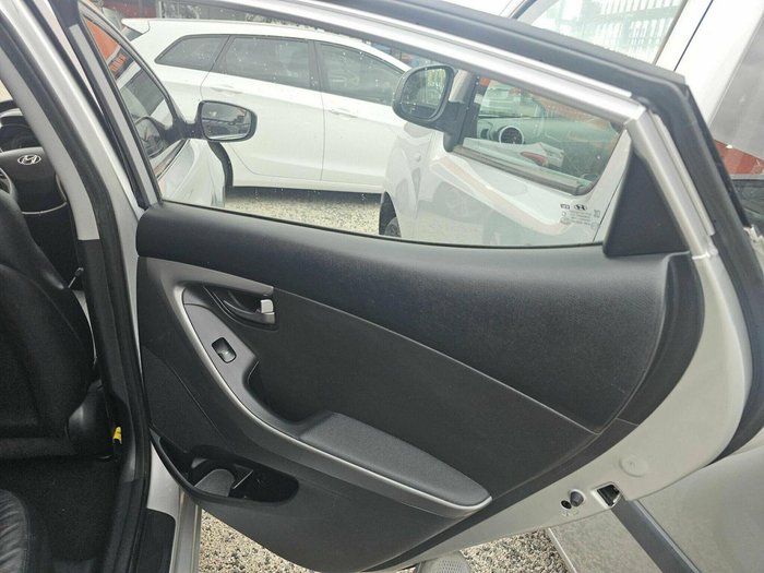 2014 Hyundai Elantra SE MD3 Sleek Silver