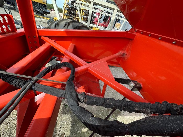 0 AGRIMEC Granbox Flex Chaser Bin + Commodity Cart 25,000 YELLOW