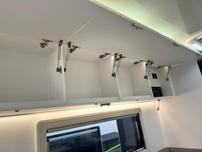 2024 Crusader My25 Excalibur Serenity Club Lounge Ensuite Couples Van