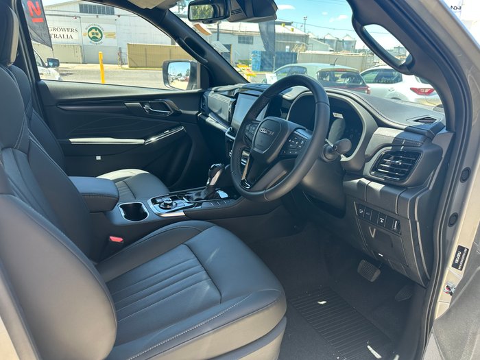 2025 Isuzu MU-X MY25.5 Isuzu MU-X 4X4 LST 3.0 L Automatic (UJOR506D)