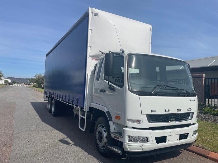 2025 Fuso Fighter 2427 . White