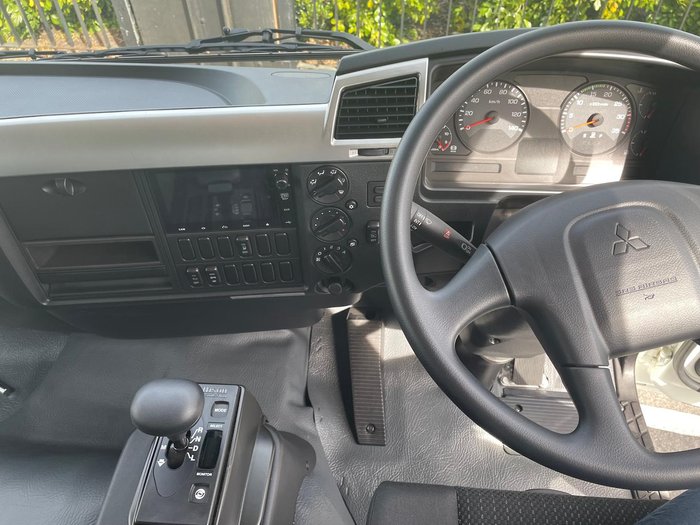 2025 Fuso Fighter 2427 . White