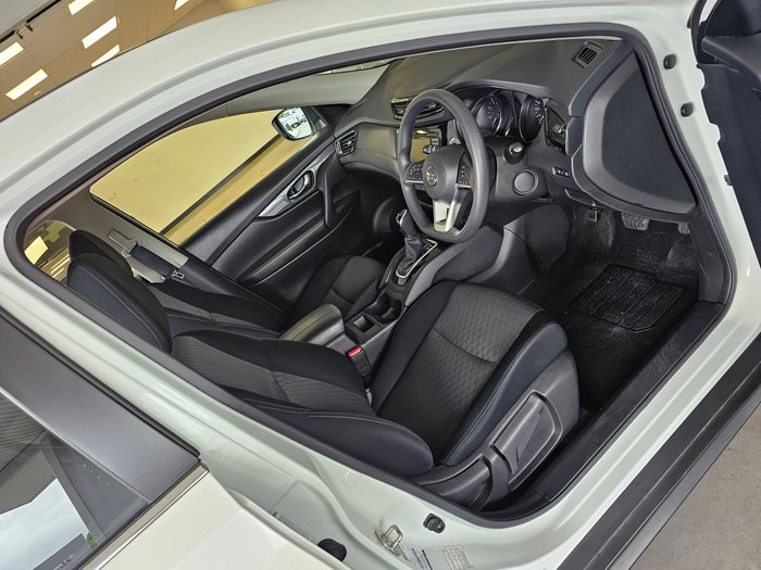 2021 NISSAN X-TRAIL ST 2WD