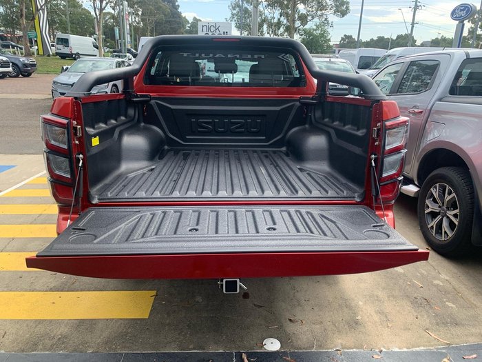 2024 Isuzu D-MAX BLADE