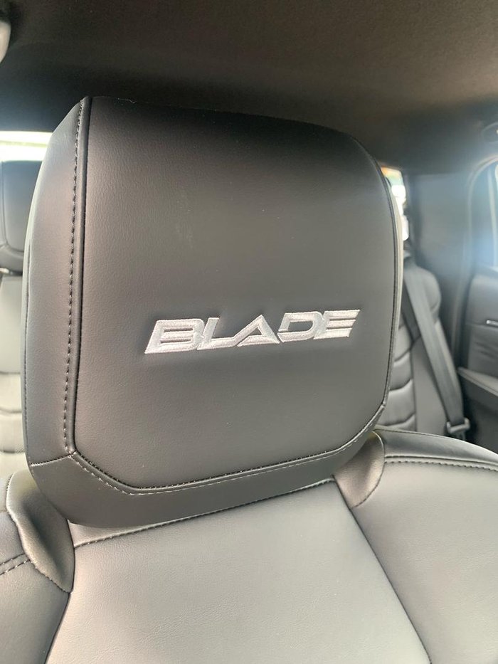 2024 Isuzu D-MAX BLADE