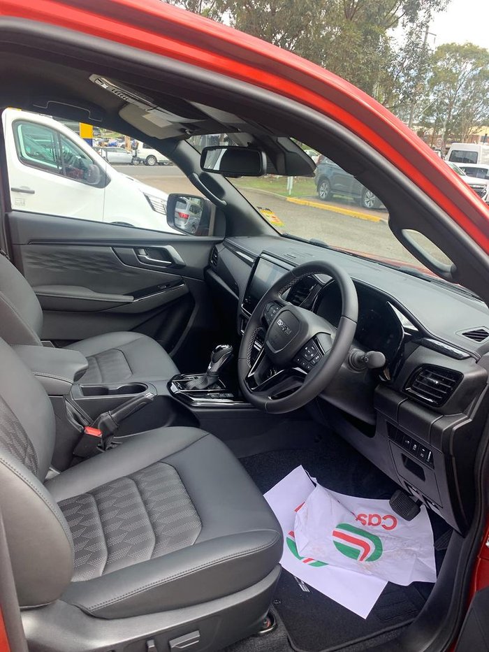 2024 Isuzu D-MAX BLADE