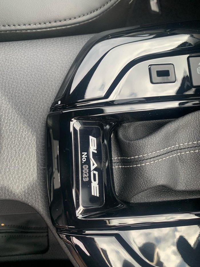 2024 Isuzu D-MAX BLADE