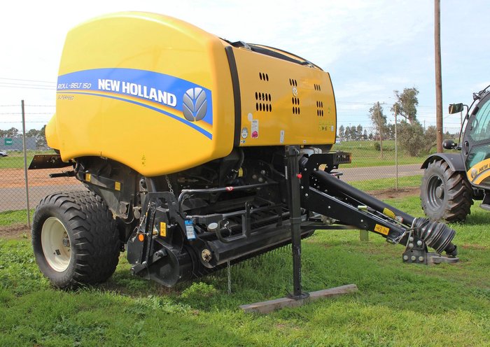 New Holland Roll-Belt 150 Superfeed Round Baler